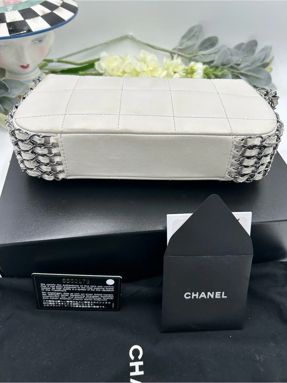 CHANEL absolutely pristine